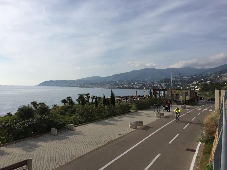 Casa Noemi, A Pochi Passi Dalle Spiagge E Dal Centro Di Arma Di Taggia. Exteriér fotografie